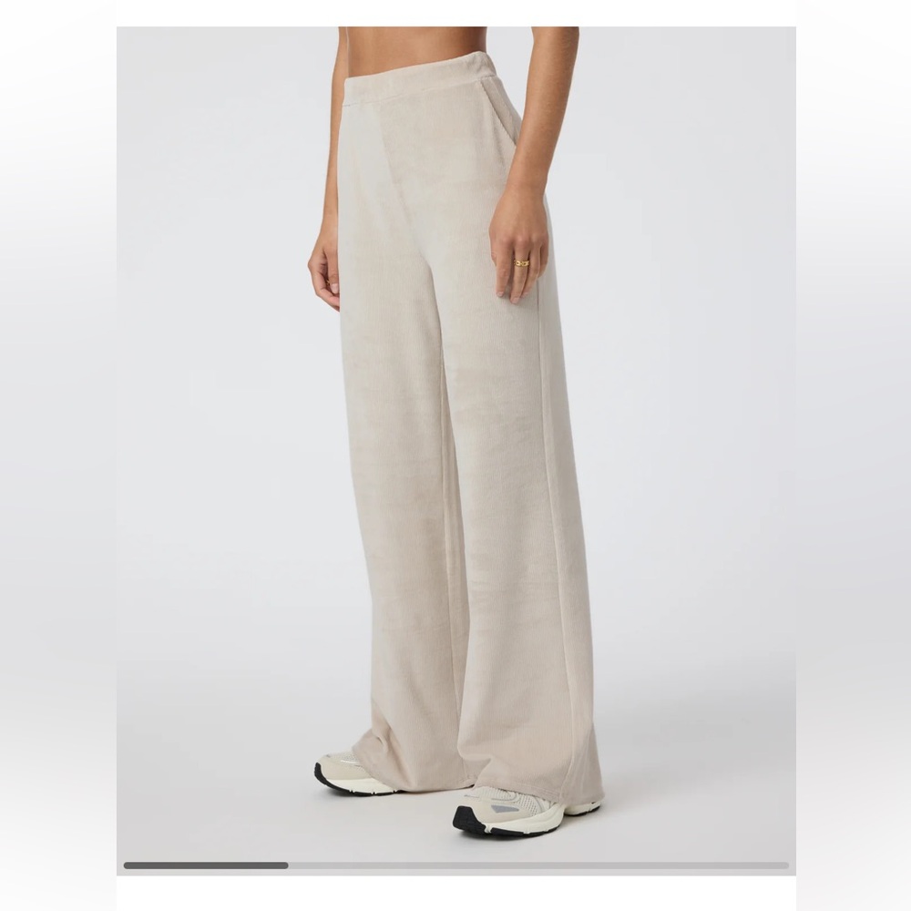 Vuori Haven Wideleg Rib Pant